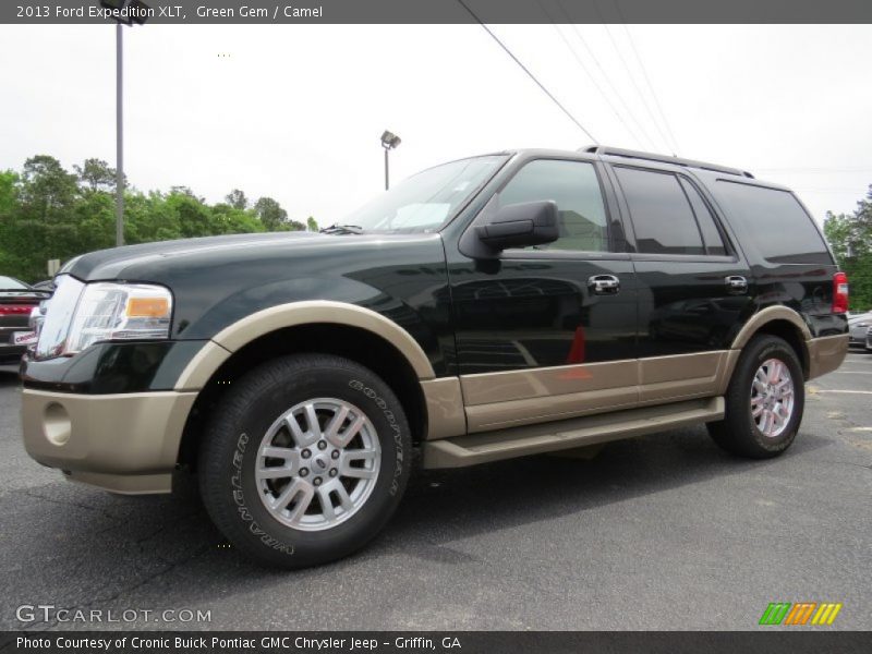 Front 3/4 View of 2013 Expedition XLT