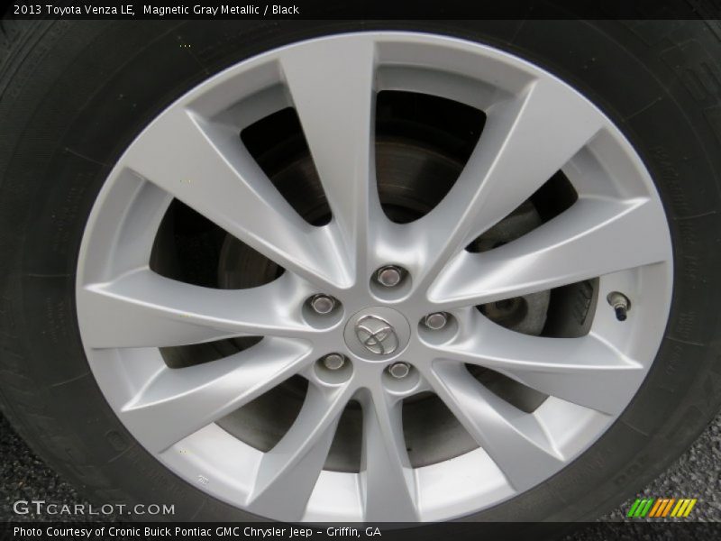 Magnetic Gray Metallic / Black 2013 Toyota Venza LE