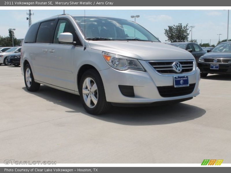 Mercury Silver Metallic / Aero Gray 2011 Volkswagen Routan SE