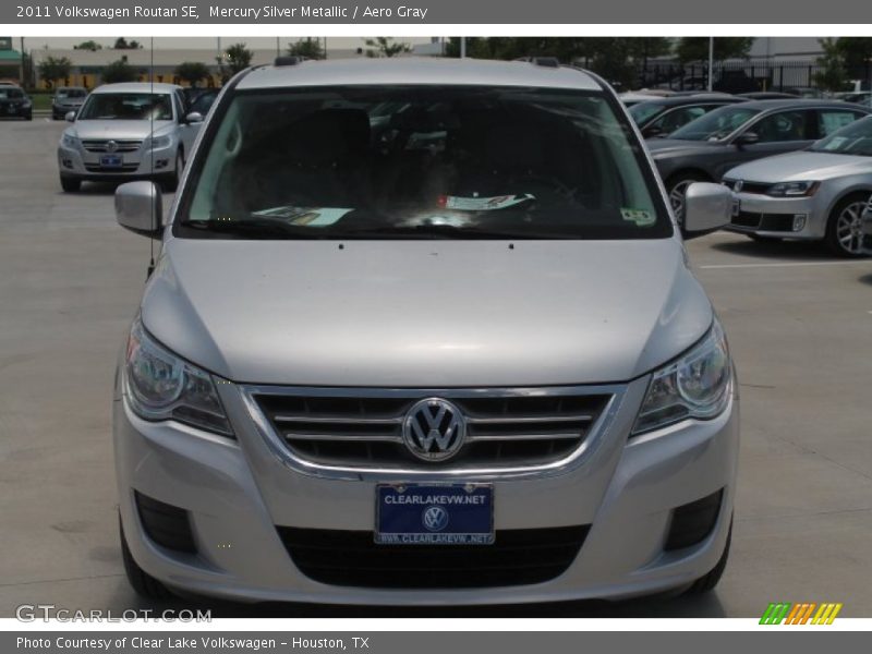 Mercury Silver Metallic / Aero Gray 2011 Volkswagen Routan SE