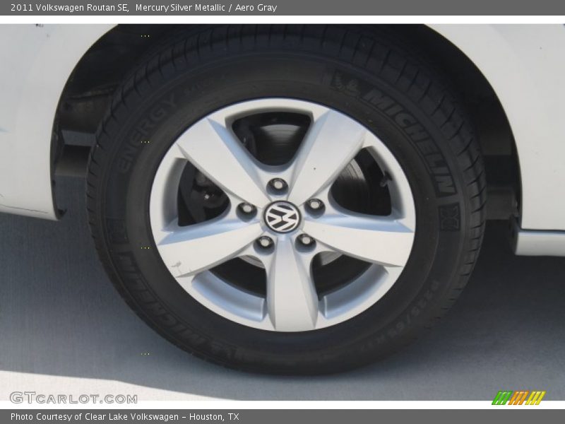 Mercury Silver Metallic / Aero Gray 2011 Volkswagen Routan SE