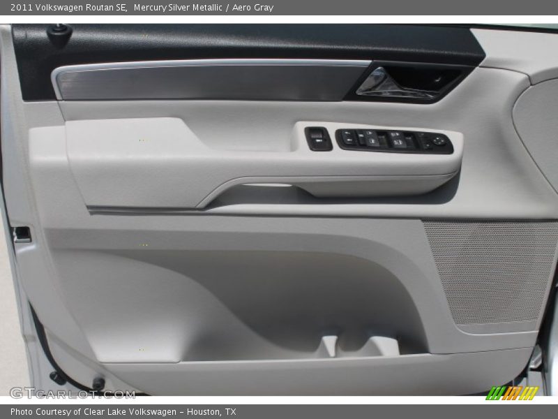 Mercury Silver Metallic / Aero Gray 2011 Volkswagen Routan SE