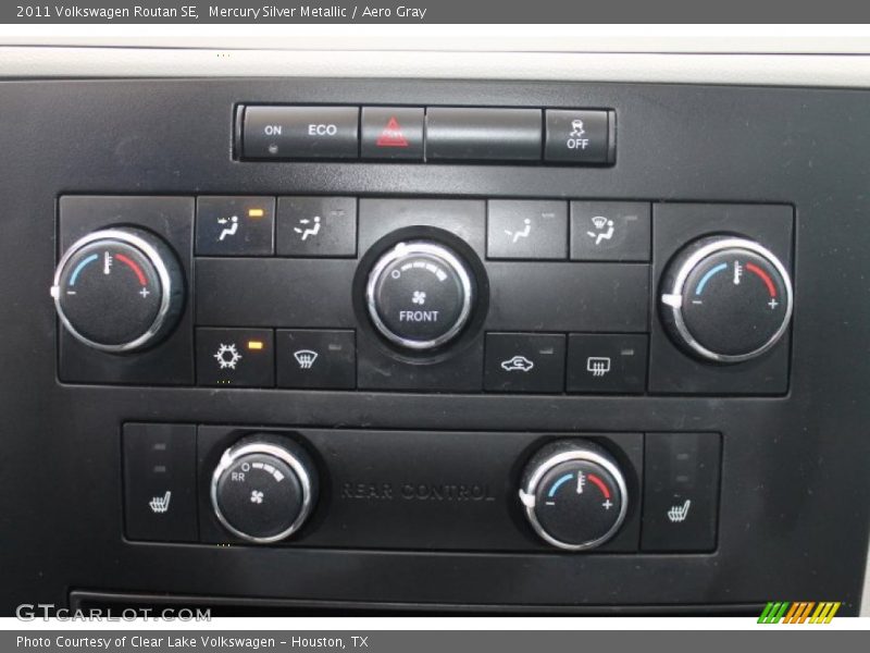Mercury Silver Metallic / Aero Gray 2011 Volkswagen Routan SE