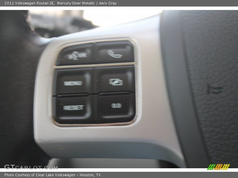 Mercury Silver Metallic / Aero Gray 2011 Volkswagen Routan SE