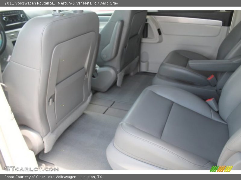Mercury Silver Metallic / Aero Gray 2011 Volkswagen Routan SE
