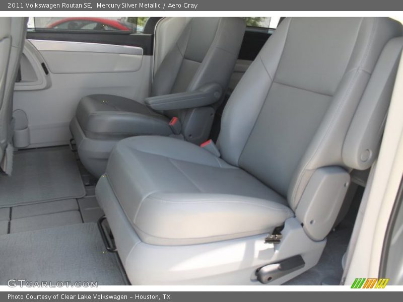 Mercury Silver Metallic / Aero Gray 2011 Volkswagen Routan SE