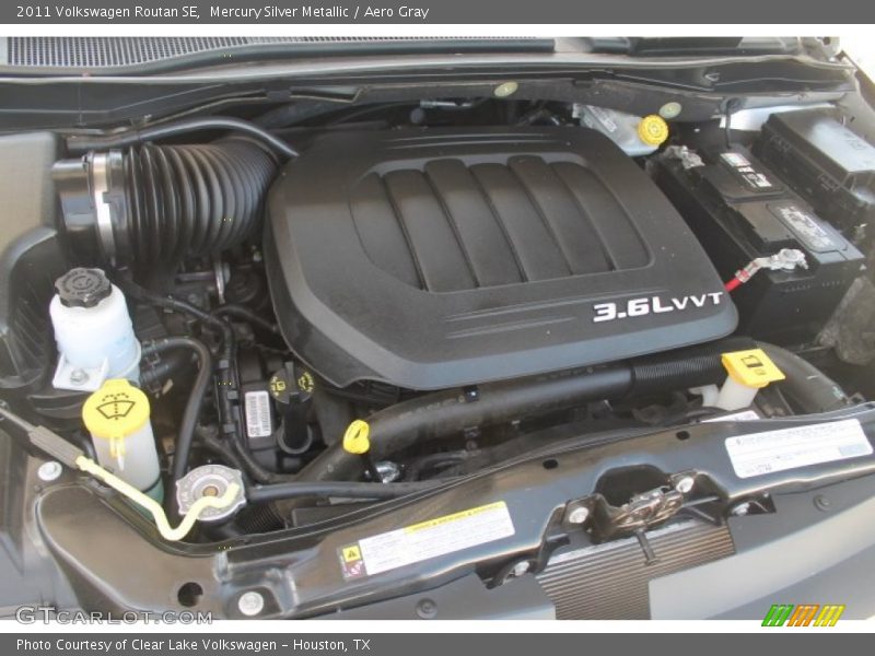 Mercury Silver Metallic / Aero Gray 2011 Volkswagen Routan SE