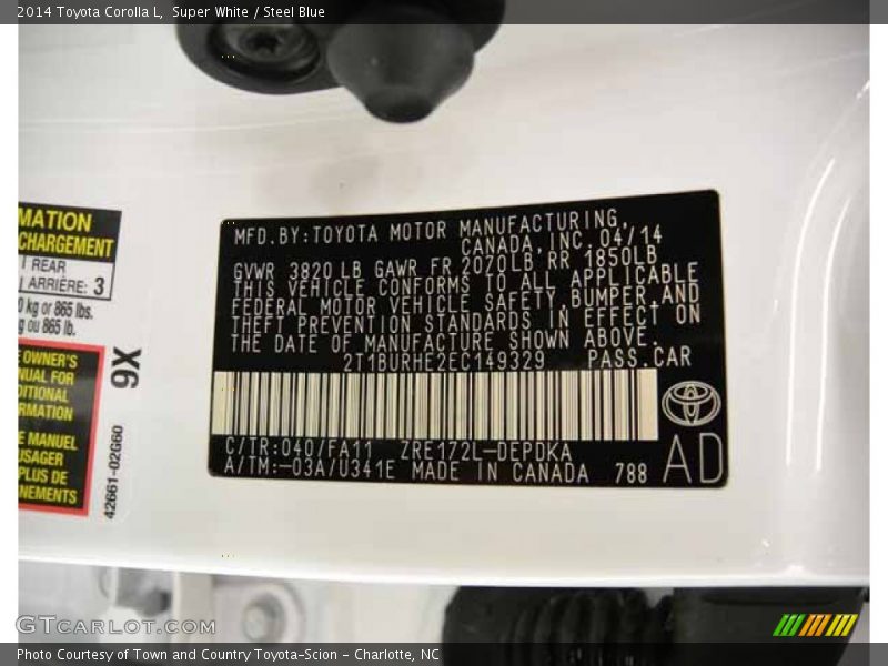 Super White / Steel Blue 2014 Toyota Corolla L