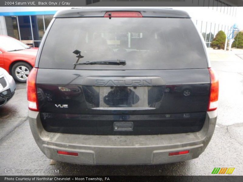 Black Onyx / Gray 2004 Saturn VUE