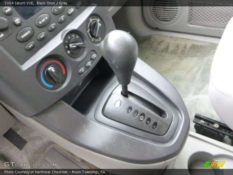 Black Onyx / Gray 2004 Saturn VUE