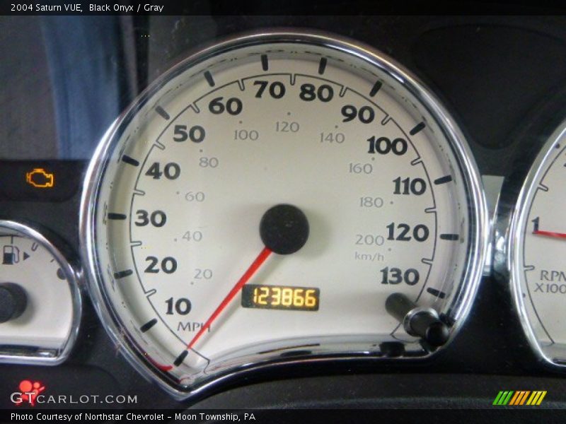 Black Onyx / Gray 2004 Saturn VUE