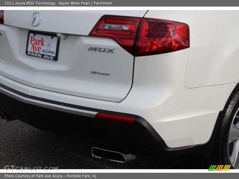 Aspen White Pearl / Parchment 2011 Acura MDX Technology