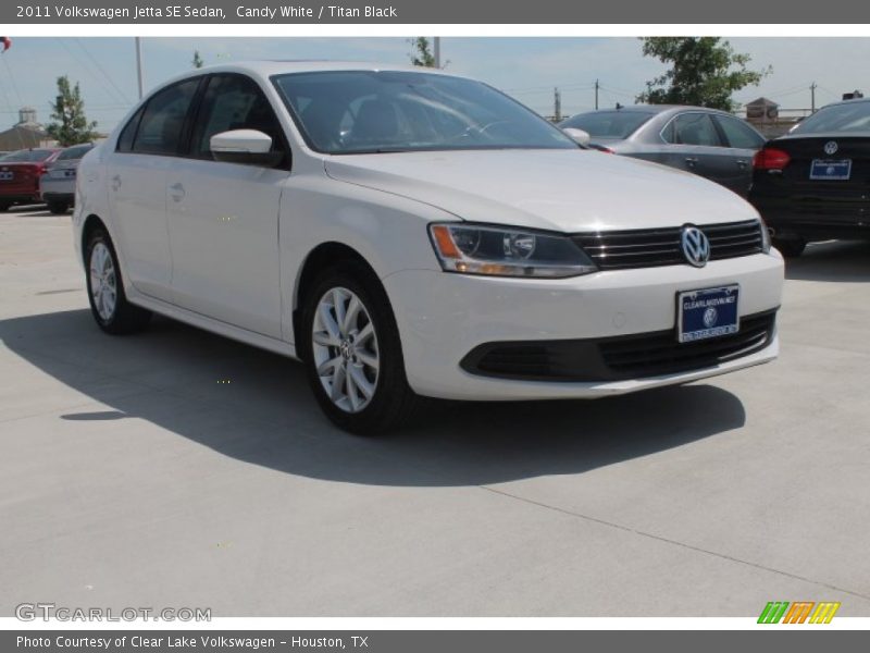 Candy White / Titan Black 2011 Volkswagen Jetta SE Sedan