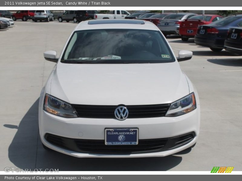 Candy White / Titan Black 2011 Volkswagen Jetta SE Sedan