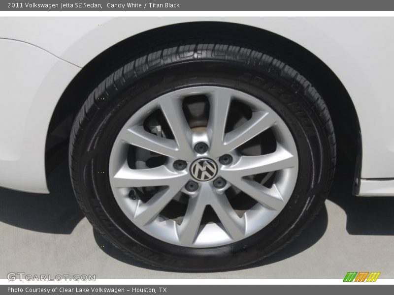 Candy White / Titan Black 2011 Volkswagen Jetta SE Sedan
