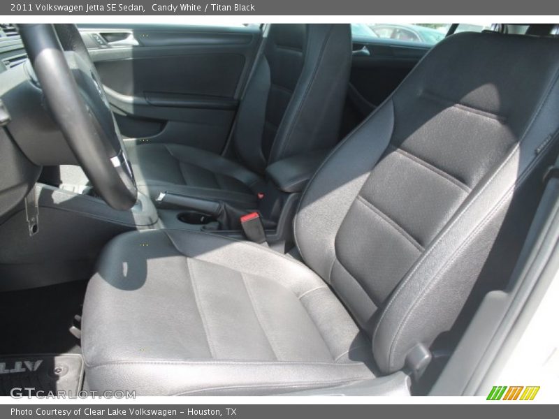 Candy White / Titan Black 2011 Volkswagen Jetta SE Sedan