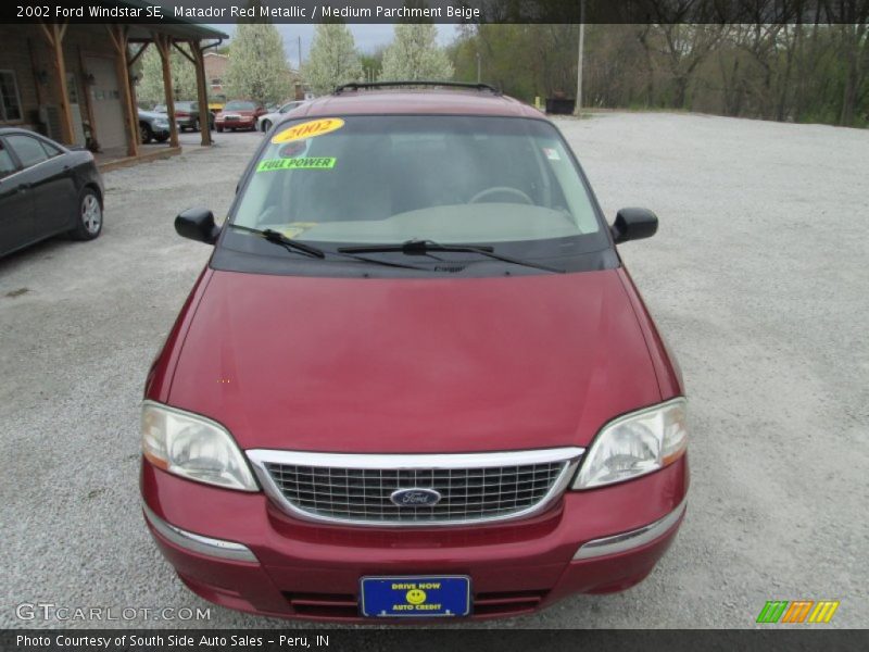 Matador Red Metallic / Medium Parchment Beige 2002 Ford Windstar SE