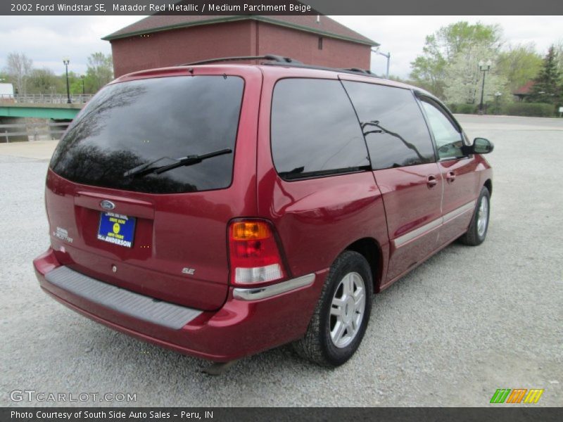 Matador Red Metallic / Medium Parchment Beige 2002 Ford Windstar SE