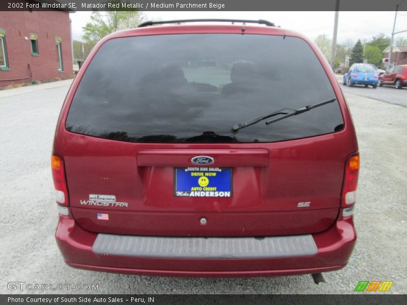 Matador Red Metallic / Medium Parchment Beige 2002 Ford Windstar SE