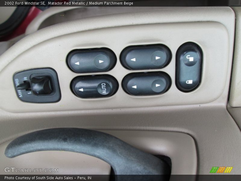 Matador Red Metallic / Medium Parchment Beige 2002 Ford Windstar SE