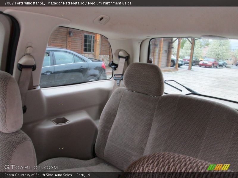 Matador Red Metallic / Medium Parchment Beige 2002 Ford Windstar SE