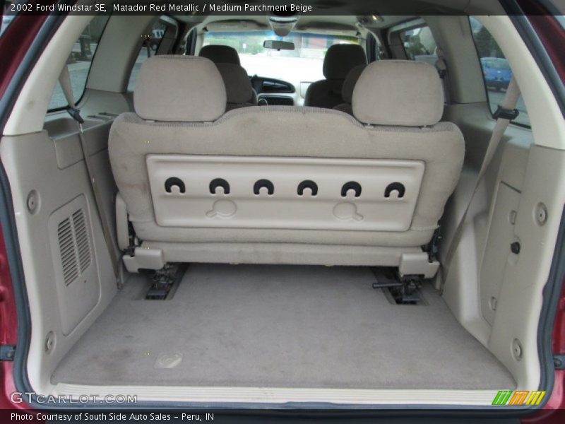 Matador Red Metallic / Medium Parchment Beige 2002 Ford Windstar SE