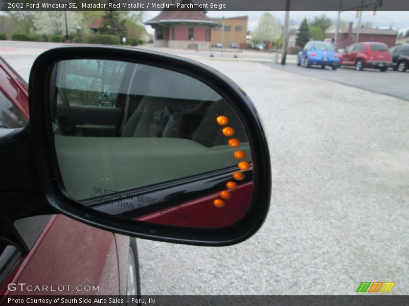 Matador Red Metallic / Medium Parchment Beige 2002 Ford Windstar SE