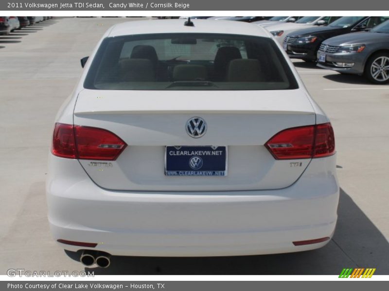 Candy White / Cornsilk Beige 2011 Volkswagen Jetta TDI Sedan