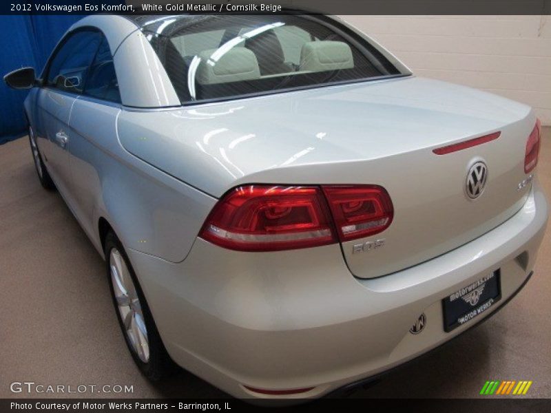 White Gold Metallic / Cornsilk Beige 2012 Volkswagen Eos Komfort