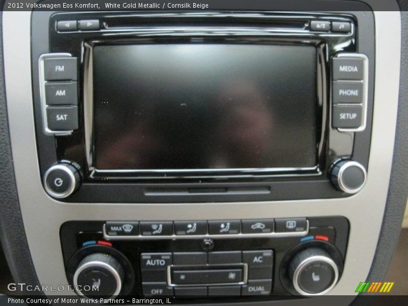 White Gold Metallic / Cornsilk Beige 2012 Volkswagen Eos Komfort