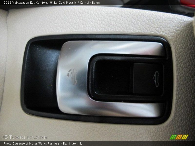 White Gold Metallic / Cornsilk Beige 2012 Volkswagen Eos Komfort
