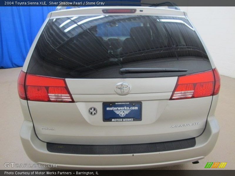 Silver Shadow Pearl / Stone Gray 2004 Toyota Sienna XLE