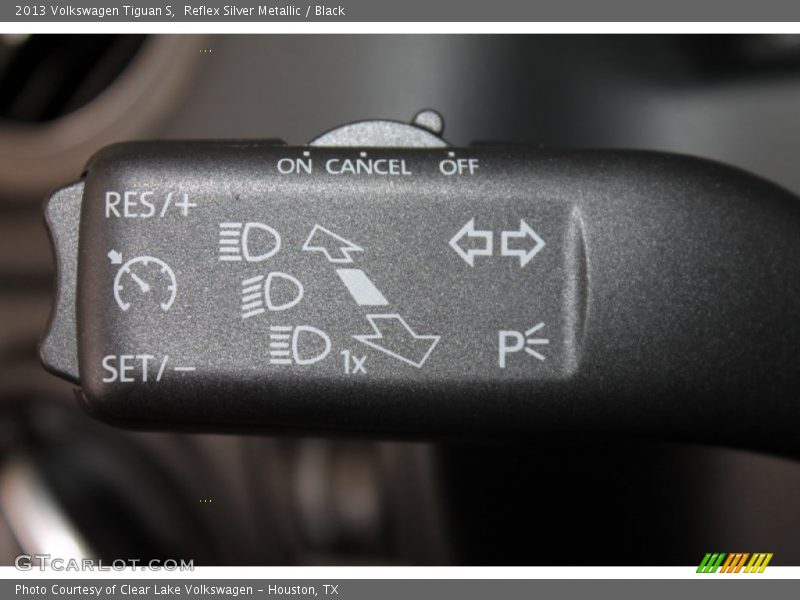 Reflex Silver Metallic / Black 2013 Volkswagen Tiguan S