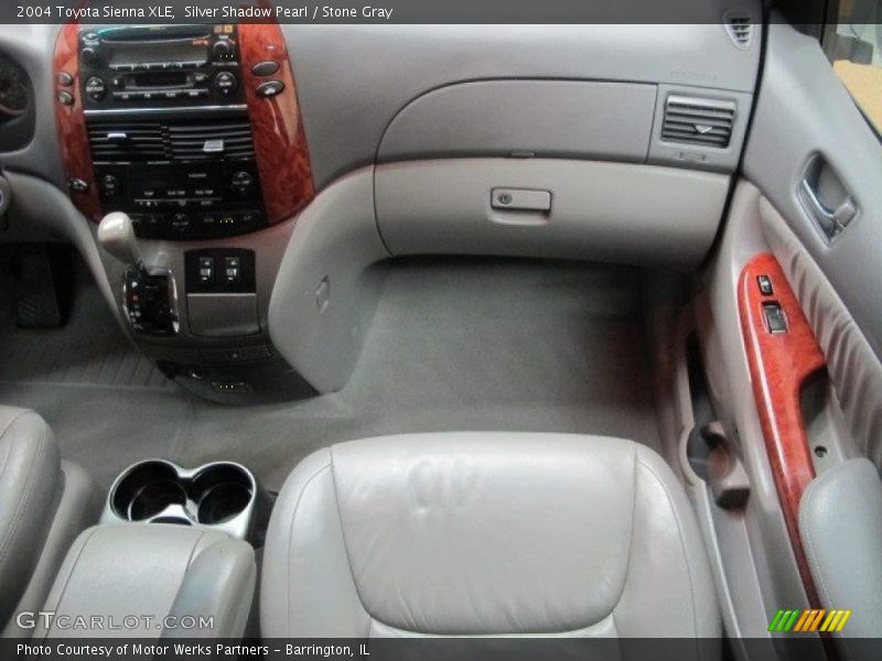 Silver Shadow Pearl / Stone Gray 2004 Toyota Sienna XLE