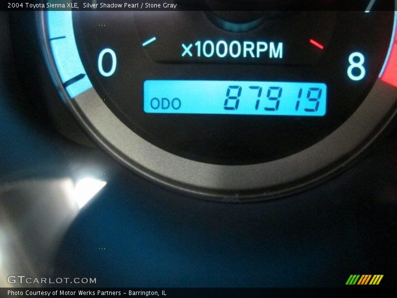 Silver Shadow Pearl / Stone Gray 2004 Toyota Sienna XLE