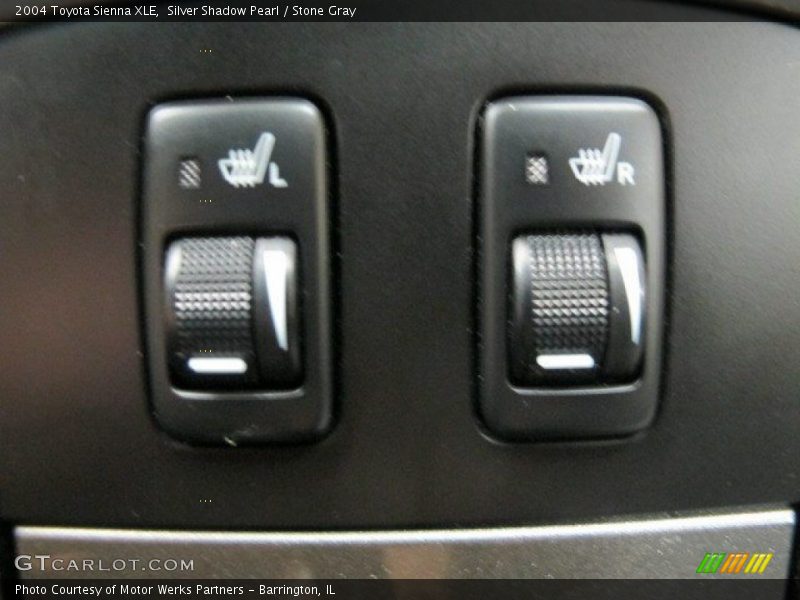 Silver Shadow Pearl / Stone Gray 2004 Toyota Sienna XLE