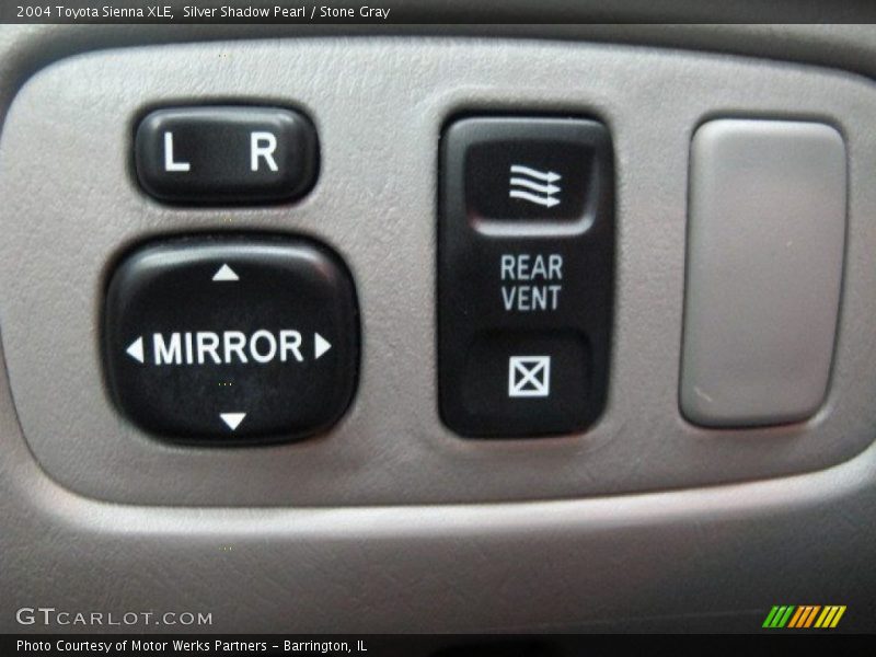 Silver Shadow Pearl / Stone Gray 2004 Toyota Sienna XLE