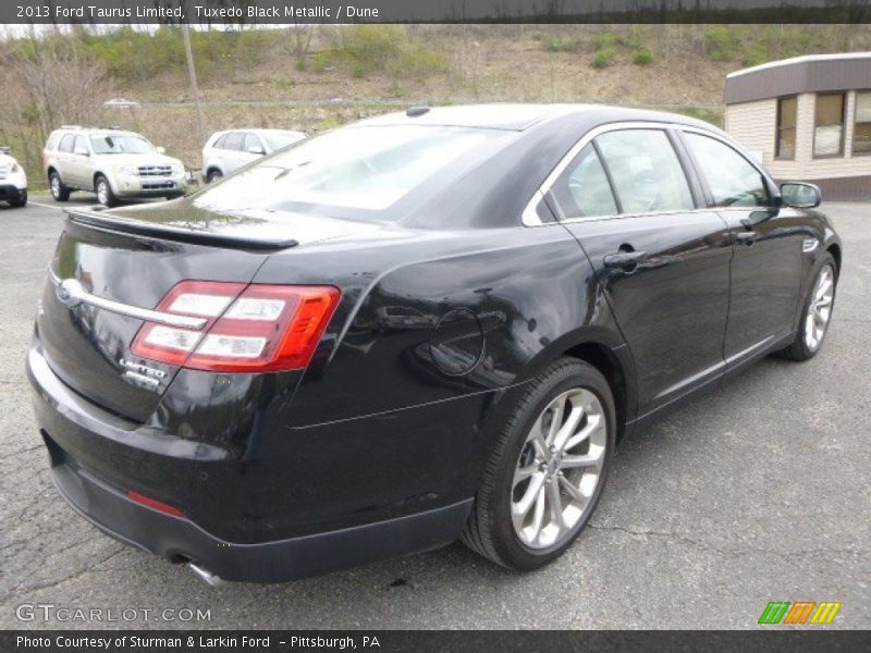 Tuxedo Black Metallic / Dune 2013 Ford Taurus Limited