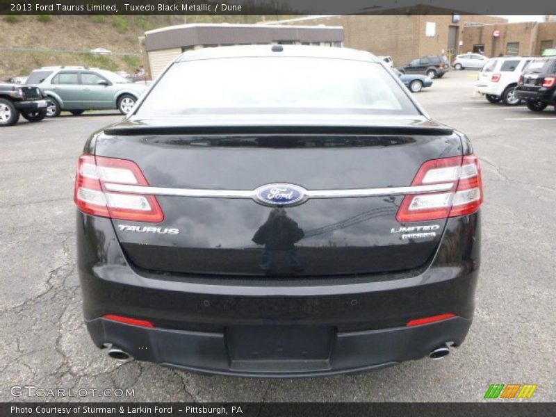 Tuxedo Black Metallic / Dune 2013 Ford Taurus Limited