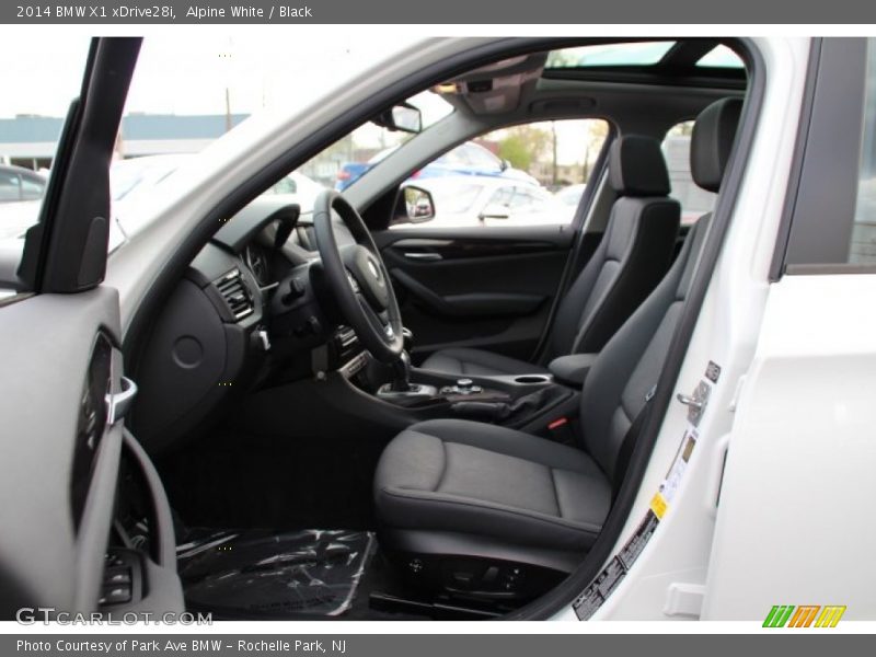 Alpine White / Black 2014 BMW X1 xDrive28i