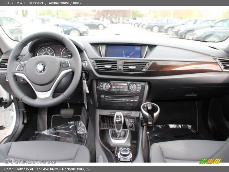 Alpine White / Black 2014 BMW X1 xDrive28i
