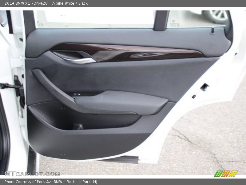 Alpine White / Black 2014 BMW X1 xDrive28i