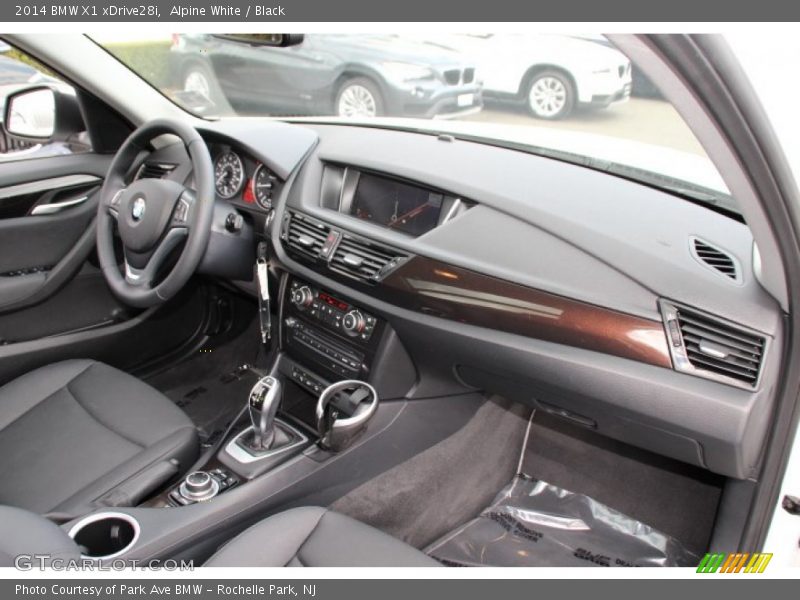 Alpine White / Black 2014 BMW X1 xDrive28i