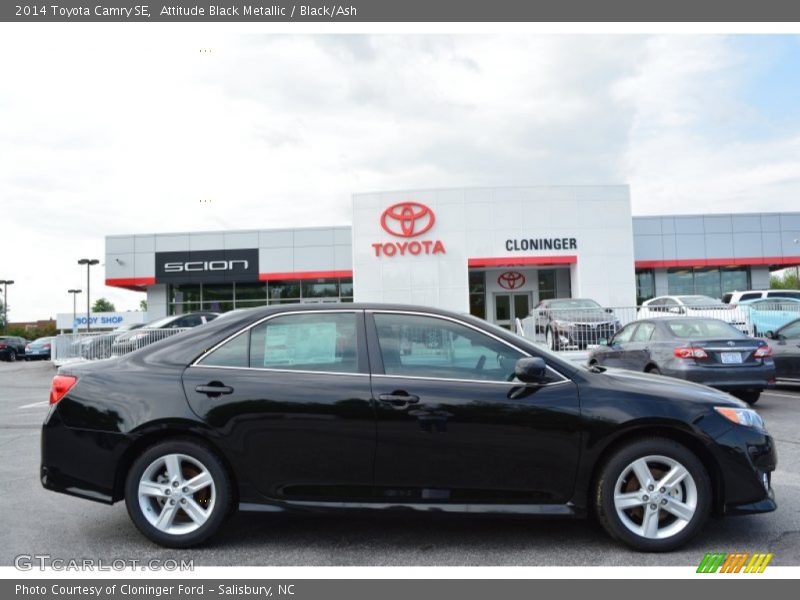 Attitude Black Metallic / Black/Ash 2014 Toyota Camry SE