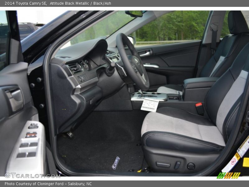 Attitude Black Metallic / Black/Ash 2014 Toyota Camry SE