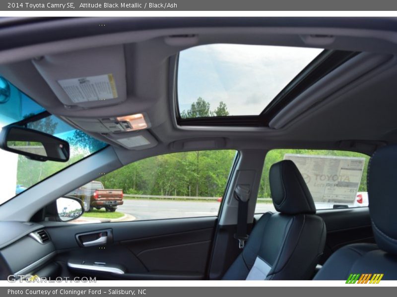 Attitude Black Metallic / Black/Ash 2014 Toyota Camry SE