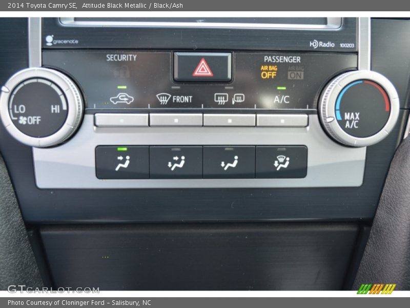 Attitude Black Metallic / Black/Ash 2014 Toyota Camry SE