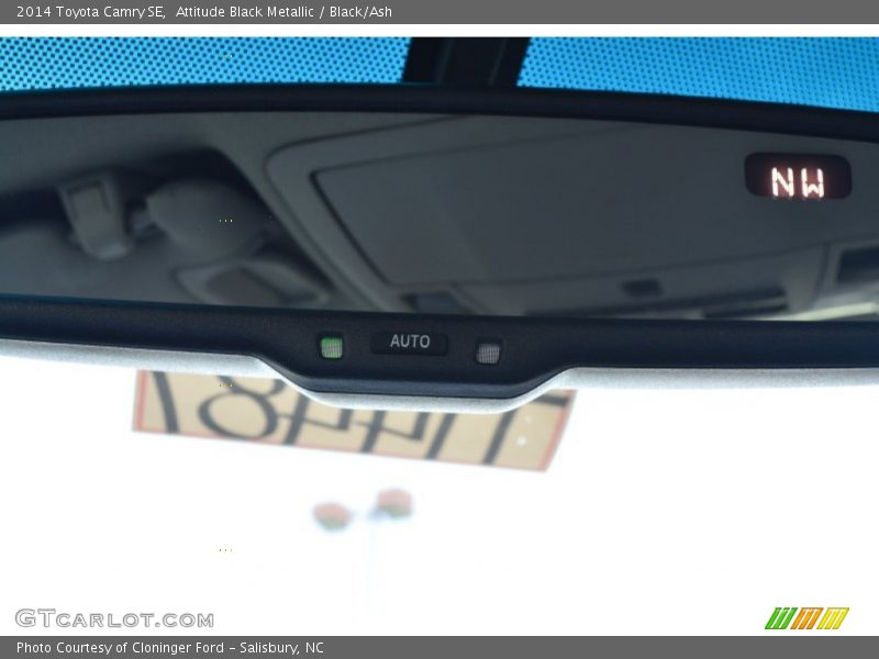 Attitude Black Metallic / Black/Ash 2014 Toyota Camry SE