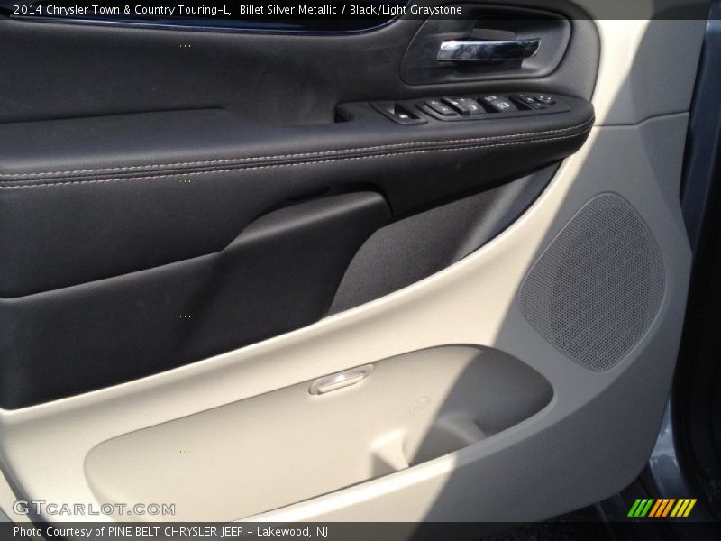 Billet Silver Metallic / Black/Light Graystone 2014 Chrysler Town & Country Touring-L