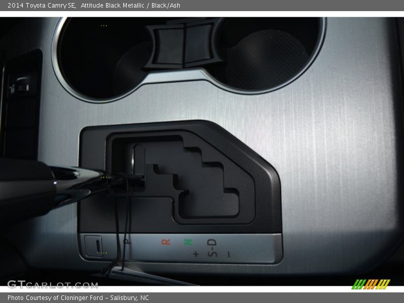 Attitude Black Metallic / Black/Ash 2014 Toyota Camry SE